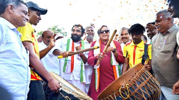 tharoor