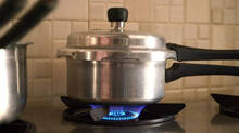 things-to-notice-while-using-pressure-cookers