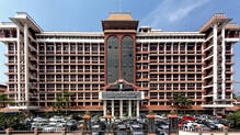 highcourt-cancels-oath-of-panchayath-member-who-took-swearing-in-oommen-chandys-name