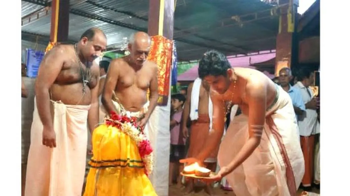 പുതുക്കുളങ്ങര ക്ഷേത്രത്തിലെ പുനഃപ്രതിഷ്ഠാ വാർഷികാഘോഷം സമാപിച്ചു