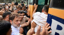 chennithala-protests-arrest-of-rahul-gandhi-in-cjp-protest
