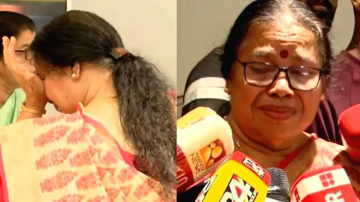 പെൻഷൻ തട്ടിയെടുത്തെന്ന് വ്യാജവാർത്ത,  മാദ്ധ്യമങ്ങൾക്ക് മുന്നിൽ
വിതുമ്പി പി.കെ. ശ്രീമതി