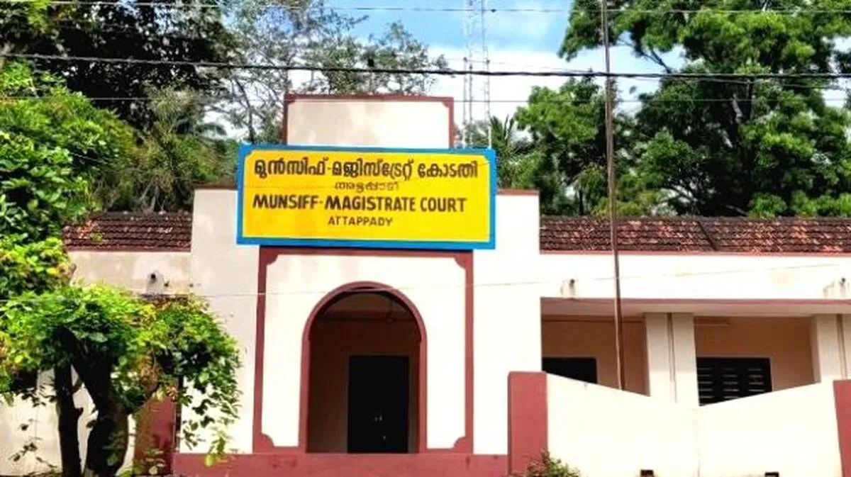 മുൻസിഫ്  മജിസ്ട്രേട്ടാവാൻ
പ്രാക്‌ടീസ്  ഒരു  വർഷം  മതി