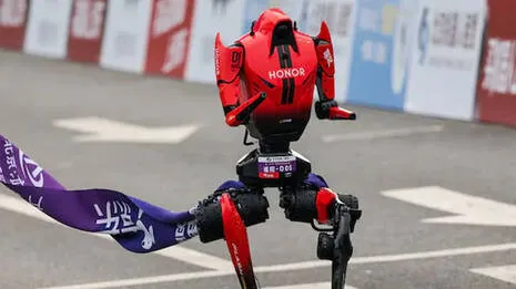 chinese-humanoid-robot.1.3990691