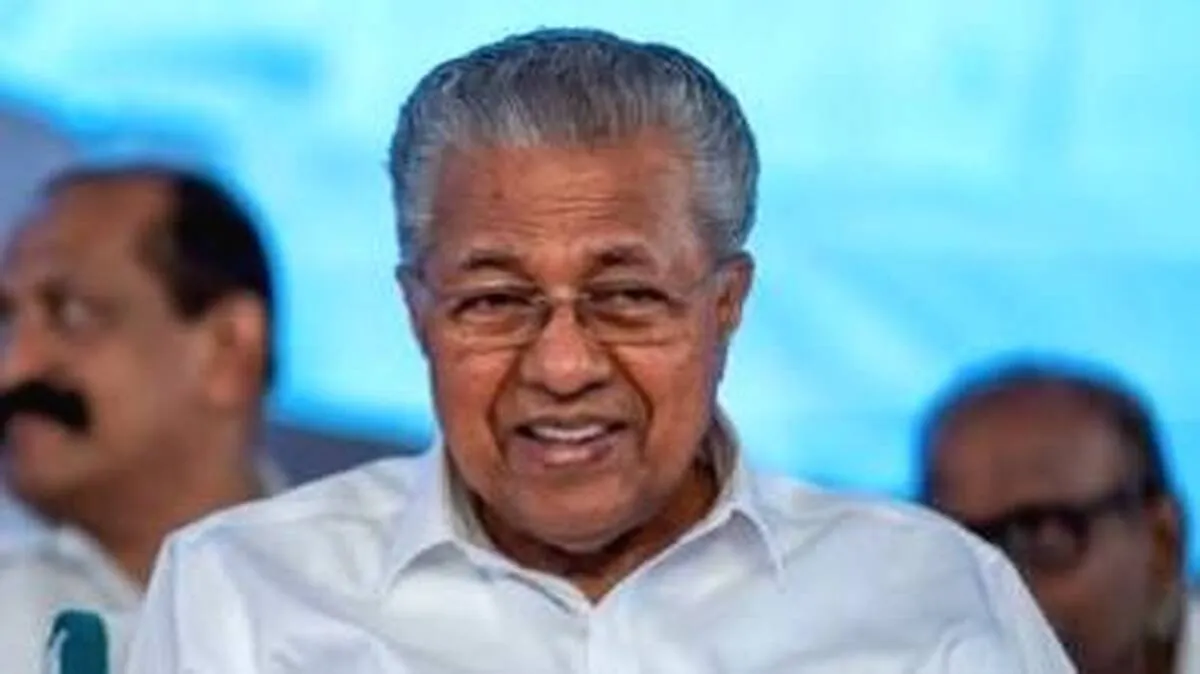 ആർ.എസ്.എസിന്  സർക്കാർ കീഴടങ്ങി: 
 പിണറായി