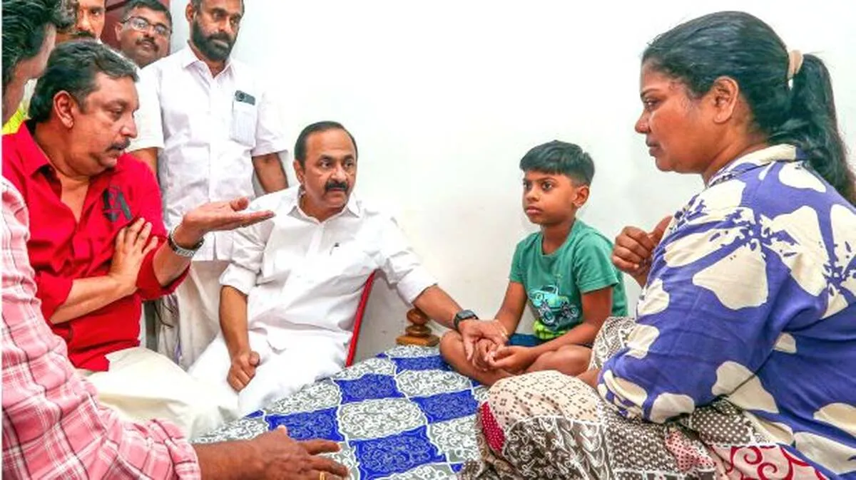 മത്സ്യത്തൊഴിലാളികൾക്ക് ആനുകൂല്യങ്ങൾ 
വേഗത്തിൽ ലഭ്യമാക്കും: മുഖ്യമന്ത്രി
