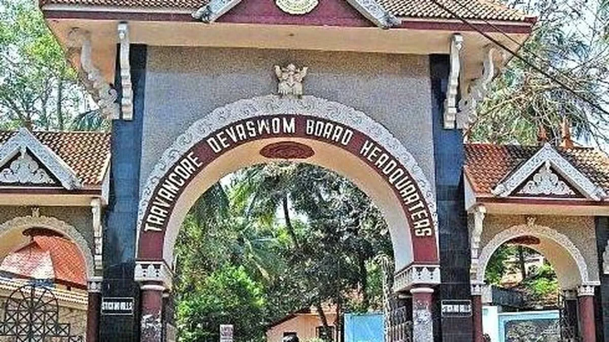 മുൻ തിരു.ദേവസ്വം ബോർഡുകൾ    നടത്തിയത് മുന്നൂറോളം
 അനധികൃത നിയമനം 
