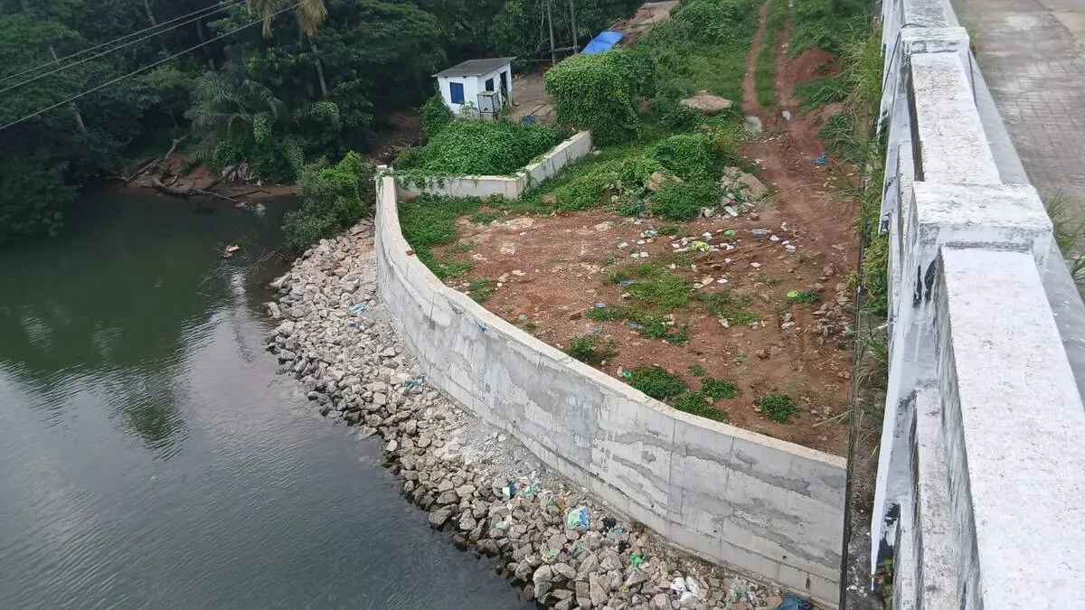 എങ്ങുമെത്താതെ അഞ്ചുതെങ്ങ് 
മീരാൻ കടവിലെ പാർക്ക് നിർമ്മാണം