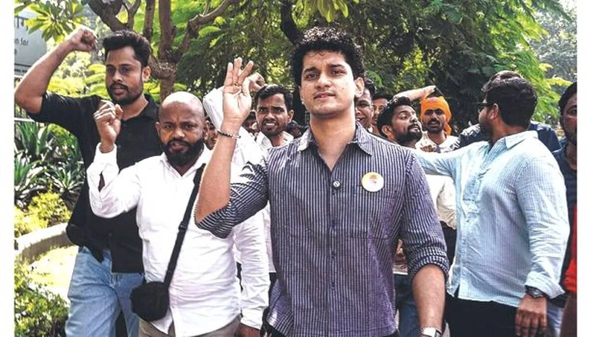 സമരത്തിനൊരുങ്ങി യുവജന സംഘടനകൾ: ' ശനിയാഴ്ച ഇറങ്ങും,​ 
ഗ്യാനേഷിനെ ഇറക്കും'