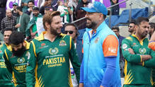 cricket-players