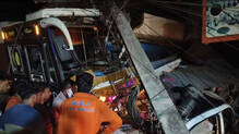 car-lorry-accident-at-thrissur