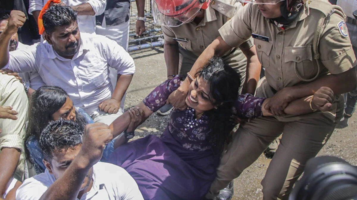 youth-congress-protesters